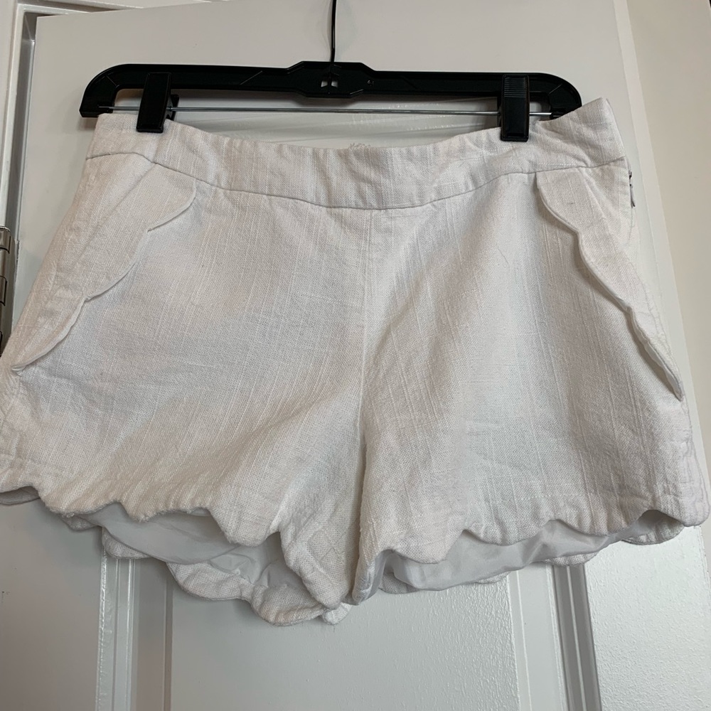 Scalloped bottom linen shorts